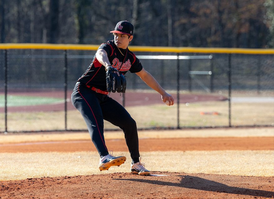 Sean pitching